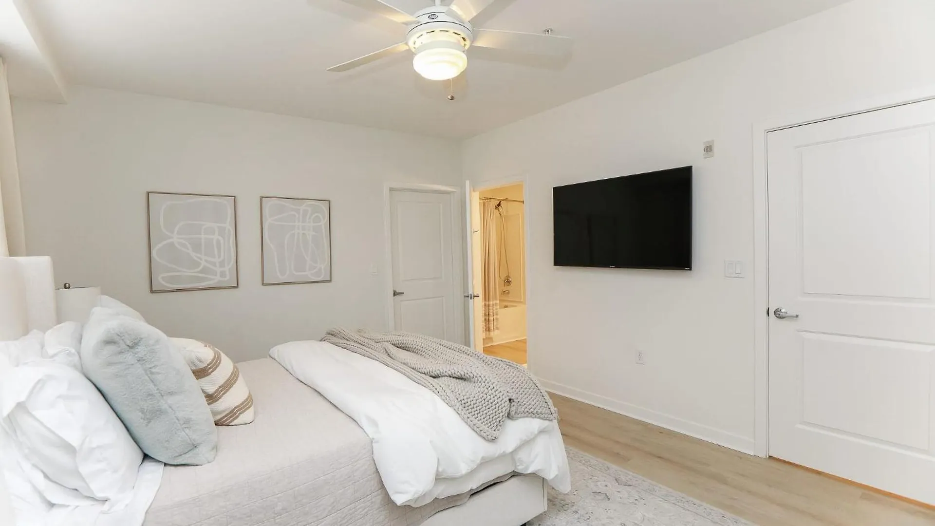 شقة Sojourns Modern Sanctuary 2 Bedroom Sleeps 6 Pool View فيرجينيا بيتش الولايات المتحدة الأمريكية