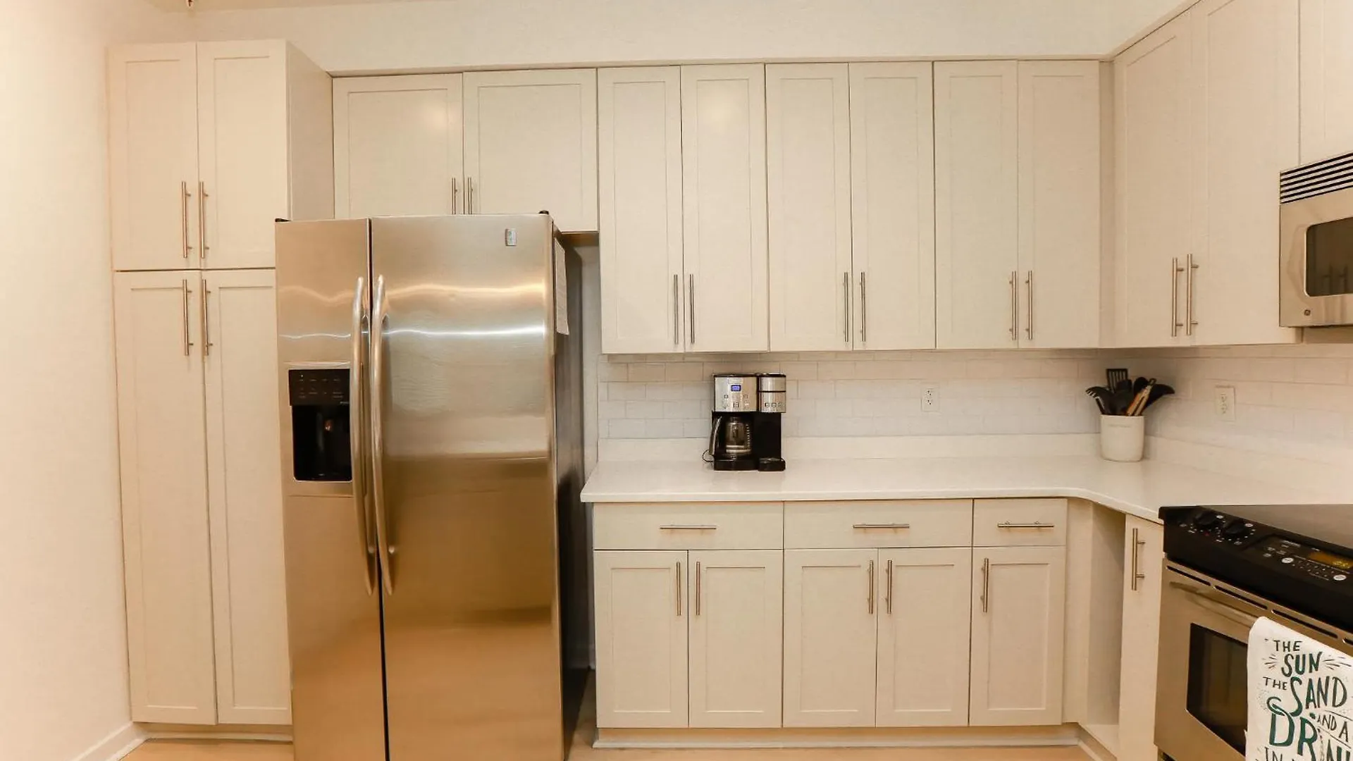 Sojourns Modern Sanctuary 2 Bedroom Sleeps 6 Pool View فيرجينيا بيتش شقة