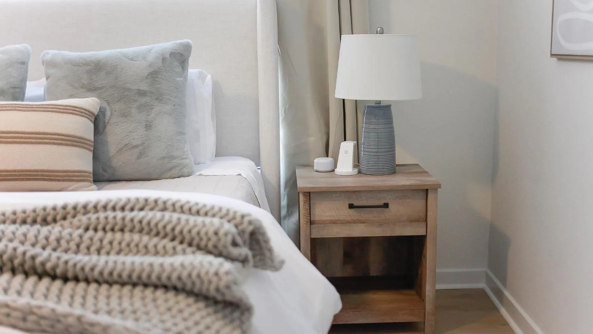 Sojourns Modern Sanctuary 2 Bedroom Sleeps 6 Pool View Virginia Beach Apartament