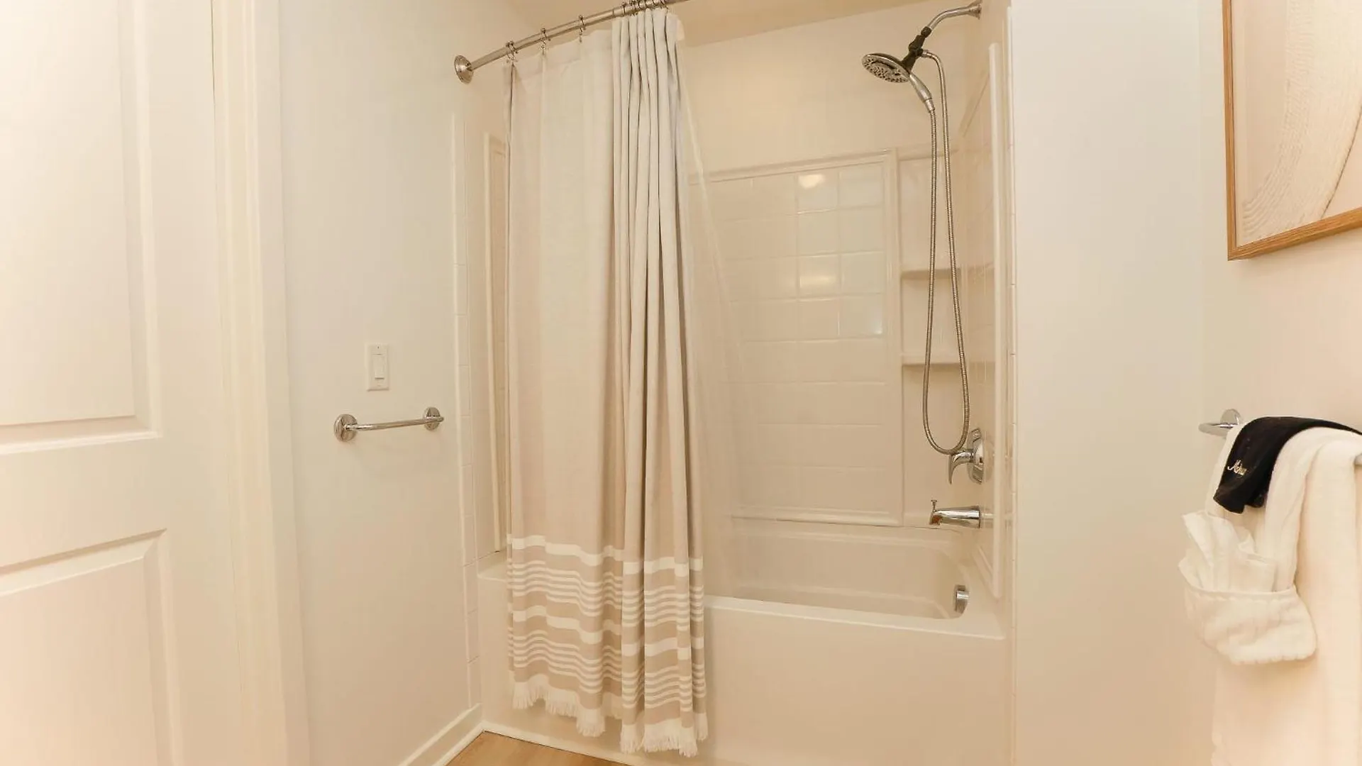 Sojourns Modern Sanctuary 2 Bedroom Sleeps 6 Pool View Virginia Beach Stany Zjednoczone Ameryki