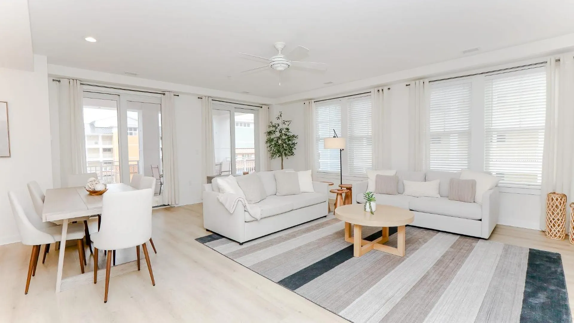 Apartament Sojourns Modern Sanctuary 2 Bedroom Sleeps 6 Pool View Virginia Beach